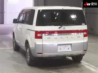 Mitsubishi DELICA D5