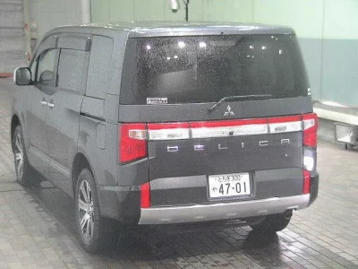 Mitsubishi DELICA D5