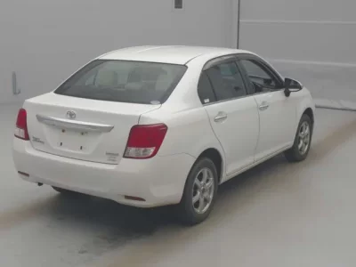 Toyota COROLLA AXIO  с аукциона в Японии