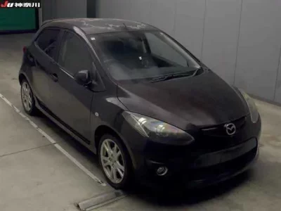 Mazda DEMIO  с аукциона в Японии