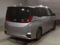 Toyota NOAH лот № 2100 оценка 4.5  с аукциона в Японии 1