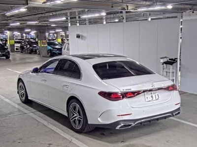 Mercedes-Benz E CLASS  с аукциона в Японии