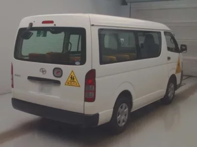 Toyota HIACE  с аукциона в Японии