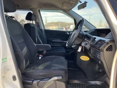 Honda ELYSION  с аукциона в Японии