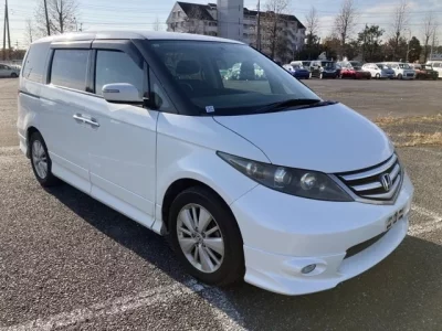 Honda ELYSION  с аукциона в Японии