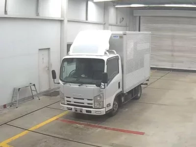 Isuzu ELF  с аукциона в Японии