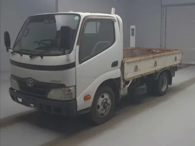 Toyota DYNA  с аукциона в Японии