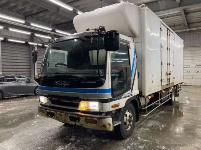 Isuzu FORWARD  с аукциона в Японии