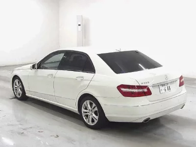 Mercedes-Benz E CLASS  с аукциона в Японии