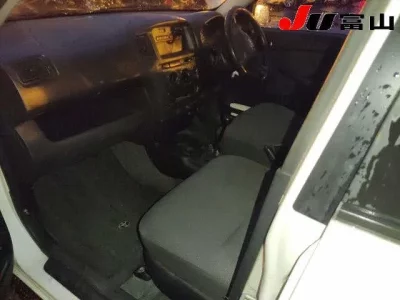 Toyota SUCCEED  с аукциона в Японии