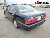 Toyota CROWN лот № 1048 оценка 3.5  с аукциона в Японии 1