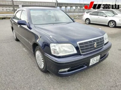 Toyota CROWN  с аукциона в Японии