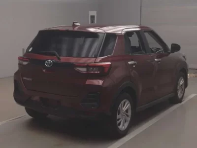 Toyota RAIZE  с аукциона в Японии