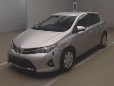 Toyota AURIS  с аукциона в Японии