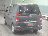 Toyota NOAH лот № 5076 оценка 3  с аукциона в Японии 1