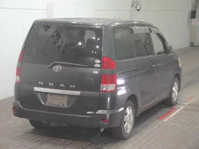 Toyota NOAH  с аукциона в Японии