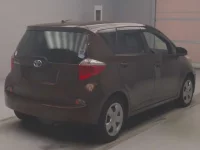 Toyota RACTIS лот № 89001 оценка 3.5  с аукциона в Японии 1