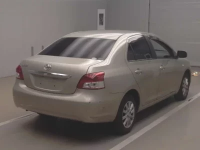 Toyota BELTA  с аукциона в Японии