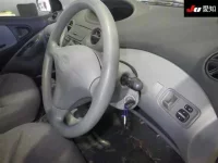 Toyota VITZ лот № 30472 оценка 3.5  с аукциона в Японии 3