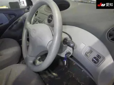 Toyota VITZ  с аукциона в Японии