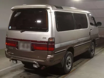 Toyota HIACE  с аукциона в Японии