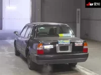 Toyota CROWN COMFORT лот № 30524 оценка 3  с аукциона в Японии 1