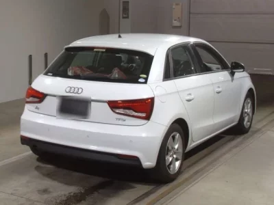 Audi A1  с аукциона в Японии