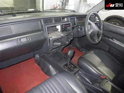 Toyota CROWN COMFORT  с аукциона в Японии