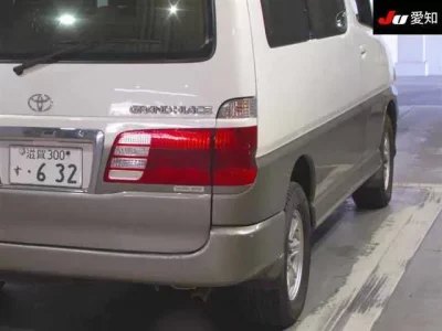Toyota HIACE  с аукциона в Японии
