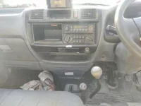 Mazda BONGO лот № 5239 оценка 3  с аукциона в Японии 4