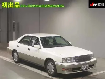 Toyota CROWN  с аукциона в Японии
