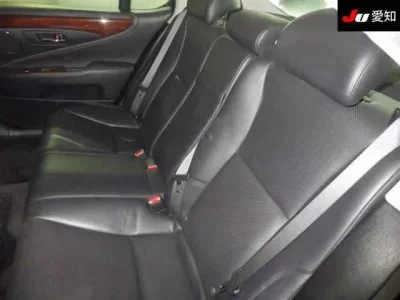 Lexus LS  с аукциона в Японии