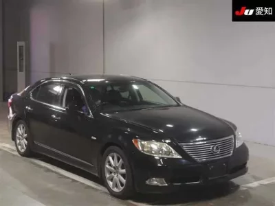 Lexus LS  с аукциона в Японии