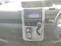 Toyota NOAH лот № 5261 оценка 3.5  с аукциона в Японии 3