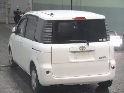 Toyota SIENTA  с аукциона в Японии