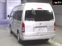 Toyota HIACE лот № 4201 оценка R  с аукциона в Японии 1