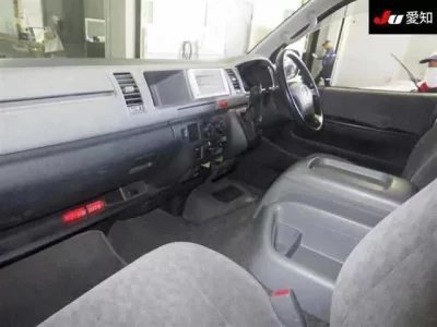 Toyota HIACE  с аукциона в Японии
