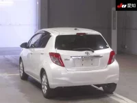 Toyota VITZ лот № 30713 оценка 3  с аукциона в Японии 1