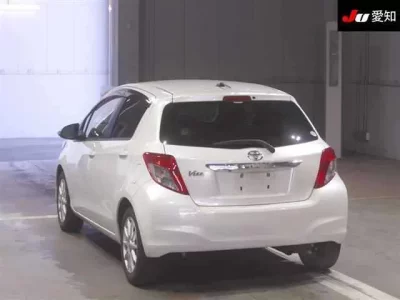 Toyota VITZ  с аукциона в Японии