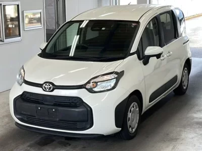 Toyota SIENTA  с аукциона в Японии