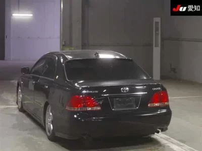 Toyota CROWN  с аукциона в Японии