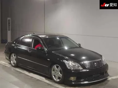 Toyota CROWN  с аукциона в Японии