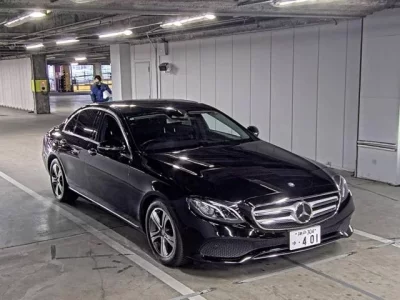 Mercedes-Benz E CLASS  с аукциона в Японии