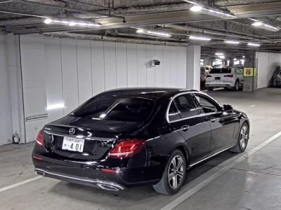 Mercedes-Benz E CLASS  с аукциона в Японии