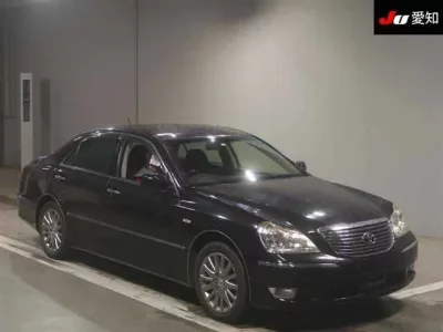 Toyota CROWN  с аукциона в Японии