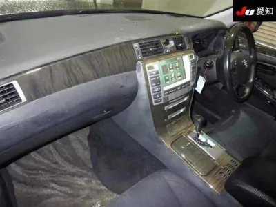 Toyota CROWN  с аукциона в Японии