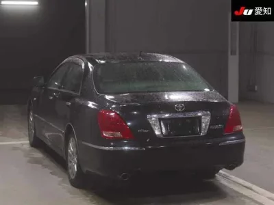 Toyota CROWN  с аукциона в Японии