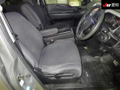 Nissan SERENA  с аукциона в Японии