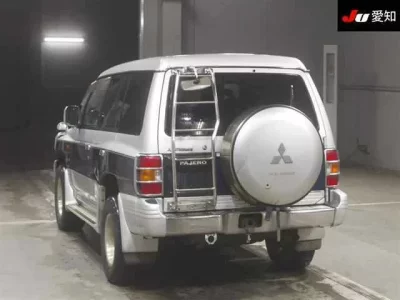 Mitsubishi PAJERO  с аукциона в Японии