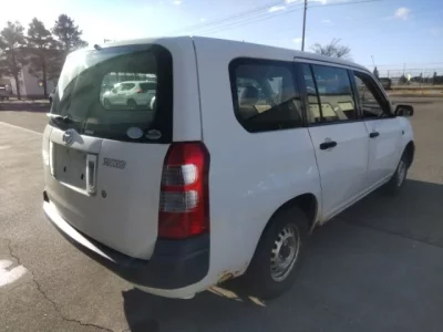 Toyota SUCCEED  с аукциона в Японии